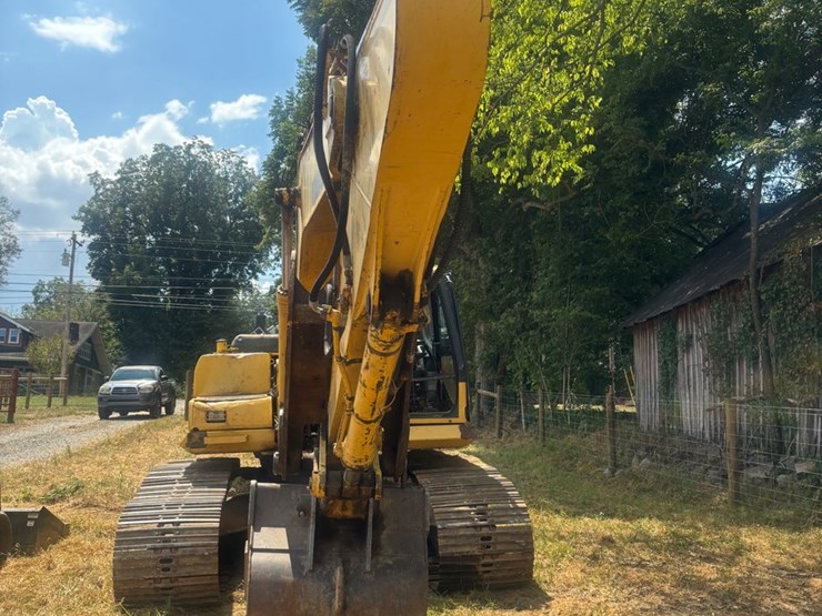 komatsu-pc220-lc-image-2