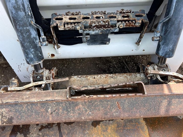 2024-bobcat-s770-image-11