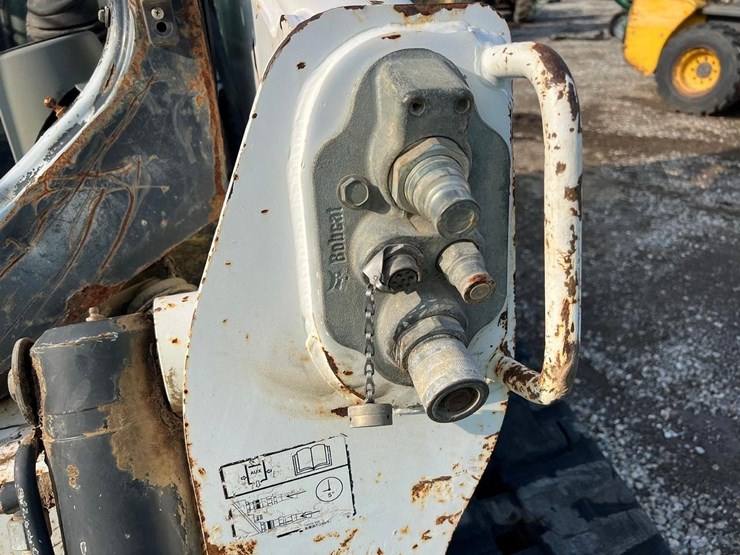 2014-bobcat-t750-image-10