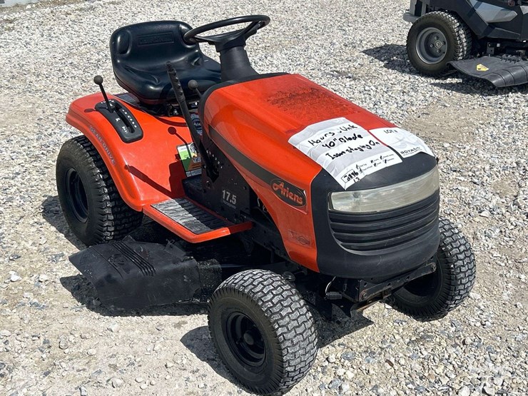2013-ariens-40in-riding-mower-image-4