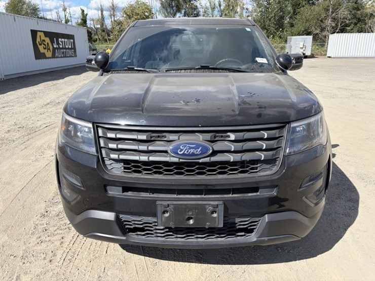 2019-ford-explorer-image-8