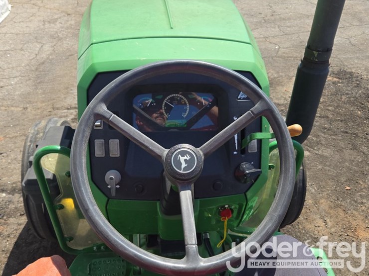 2016-john-deere-5055e-image-28