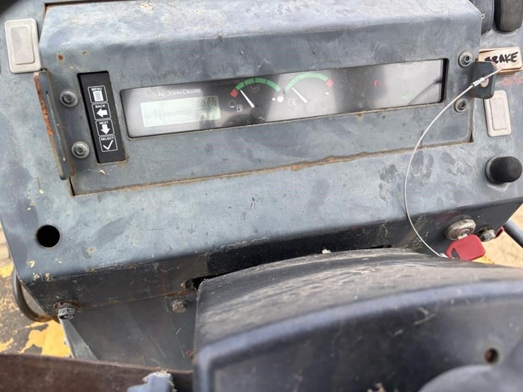 2013-deere-210k-ep-image-35