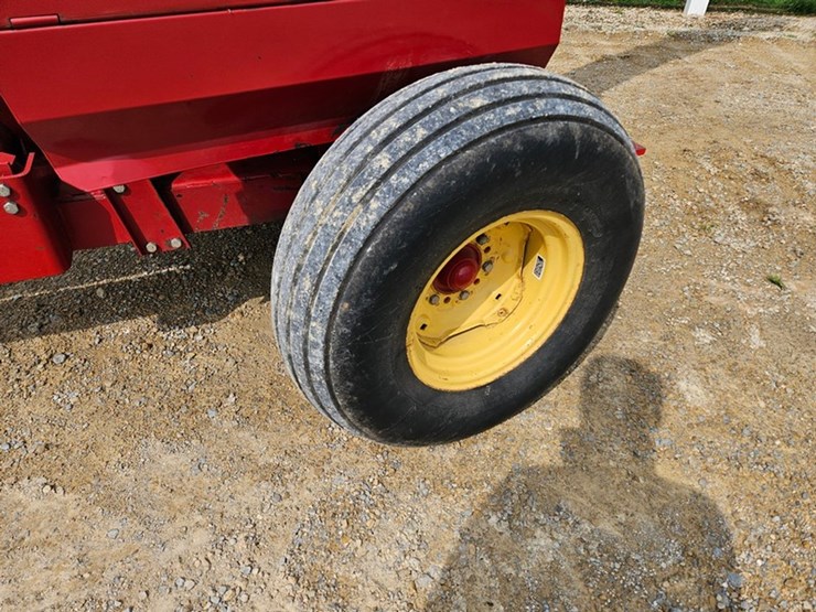 2018-new-holland-790-image-30