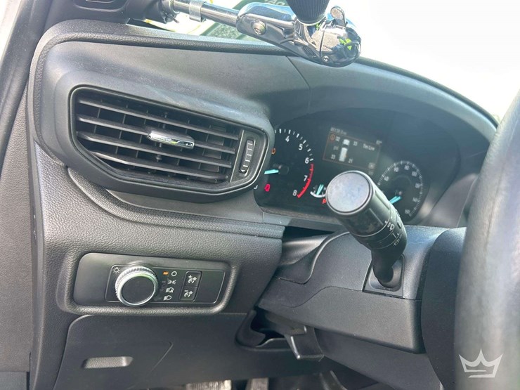 2020-ford-explorer-image-16