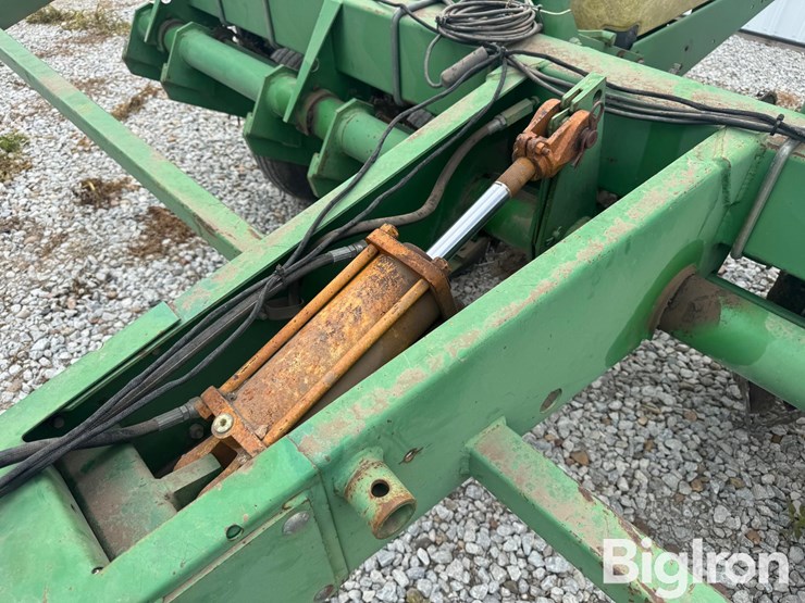john-deere-7200-image-11