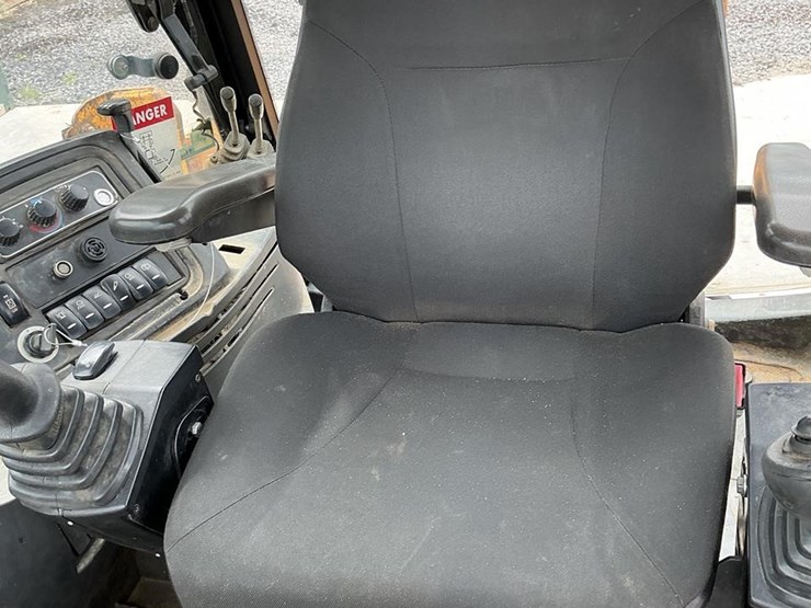 2016-jcb-3cx14-image-12