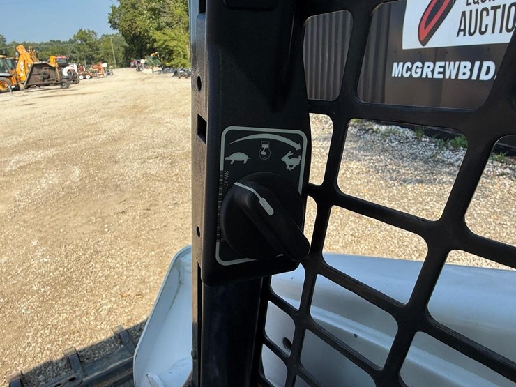 2019-bobcat-t595-image-23