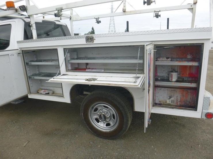 2021-ford-f350-image-8