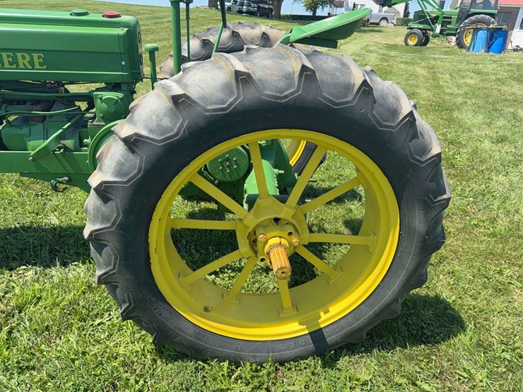 john-deere-b-image-13