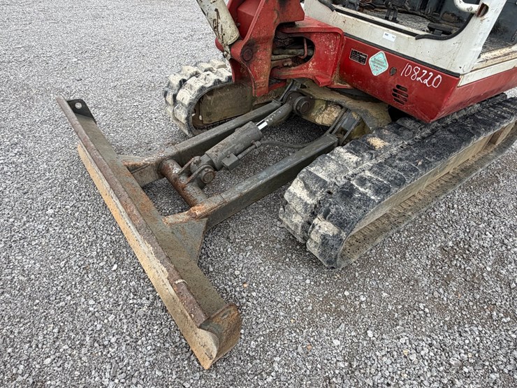 2007-takeuchi-tb135-image-16