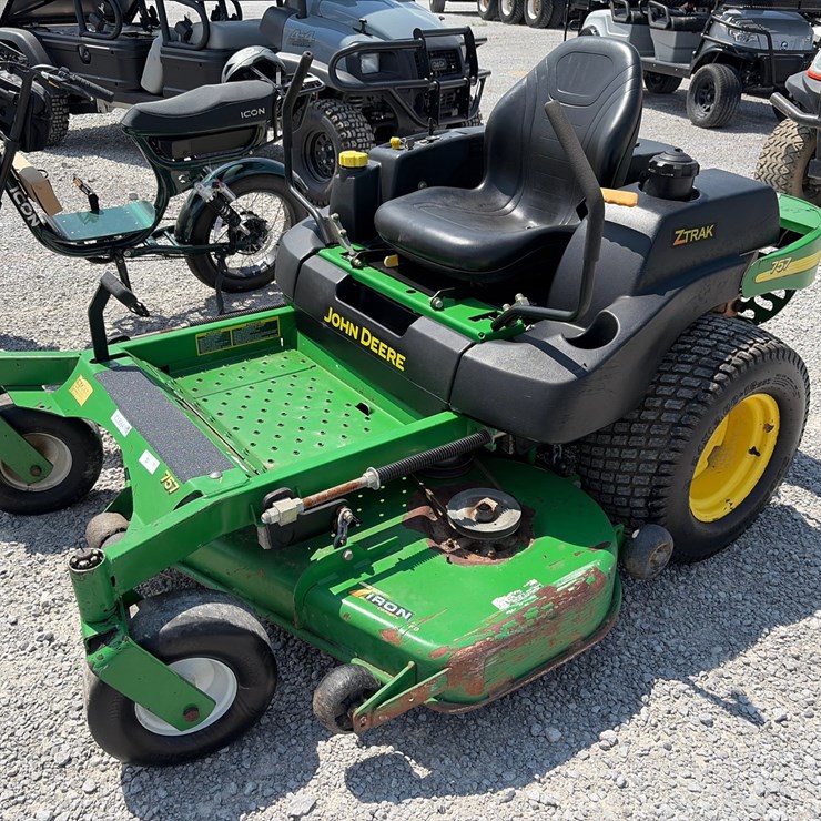 JOHN DEERE 757