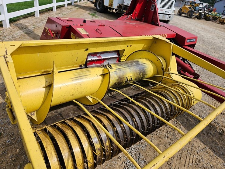 2018-new-holland-790-image-13