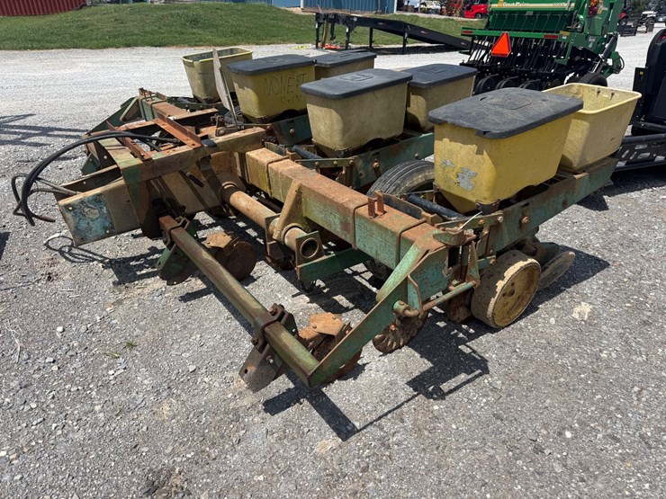 john-deere-7000-image-1