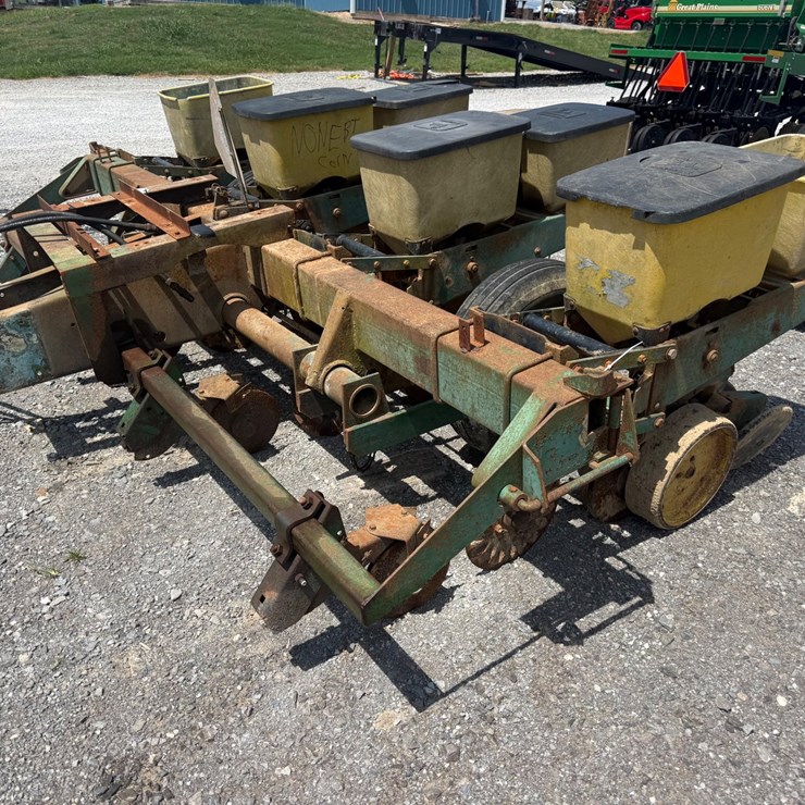JOHN DEERE 7000