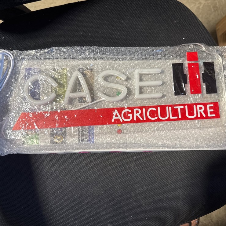 #1041 • Case IH LED Sign
