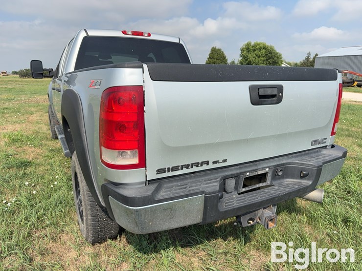 2012-gmc-2500-image-19
