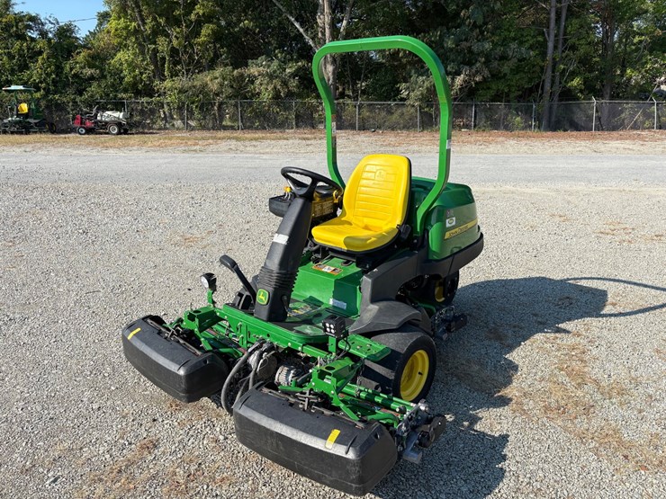 #1021-•-john-deere-2550e-*diesel*-riding-greensmower-image-1