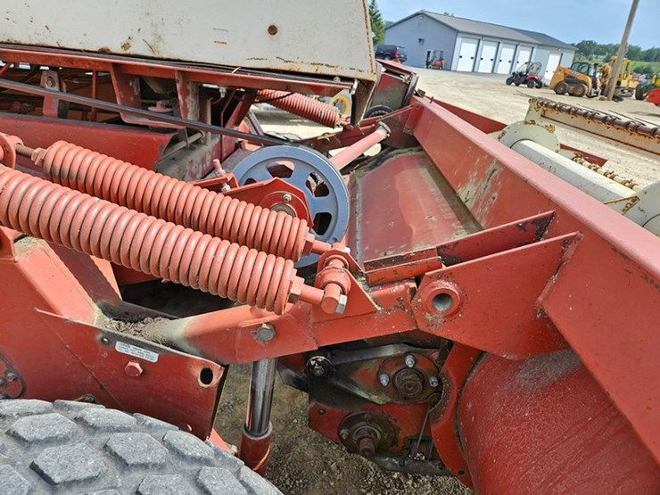 hesston-6450-image-17