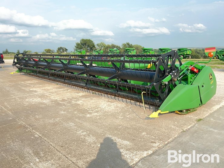 2017-john-deere-635f-image-1