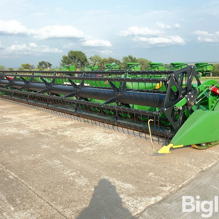 2017 JOHN DEERE 635F