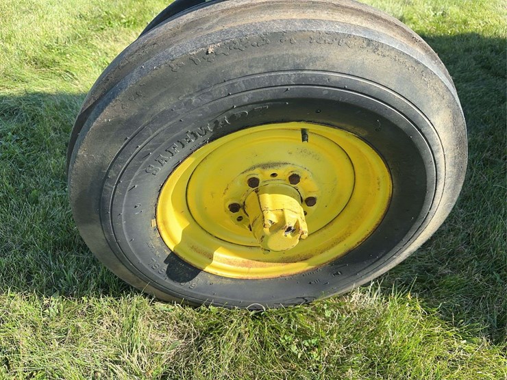 john-deere-70-image-43
