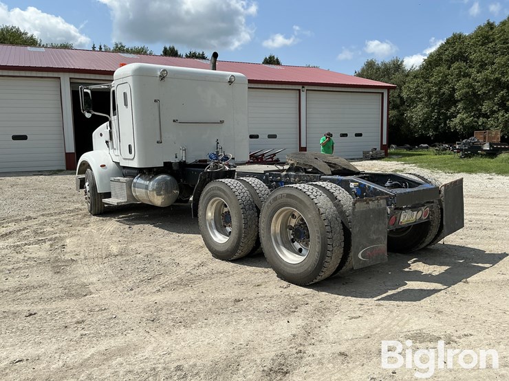 2015-peterbilt-365-image-7