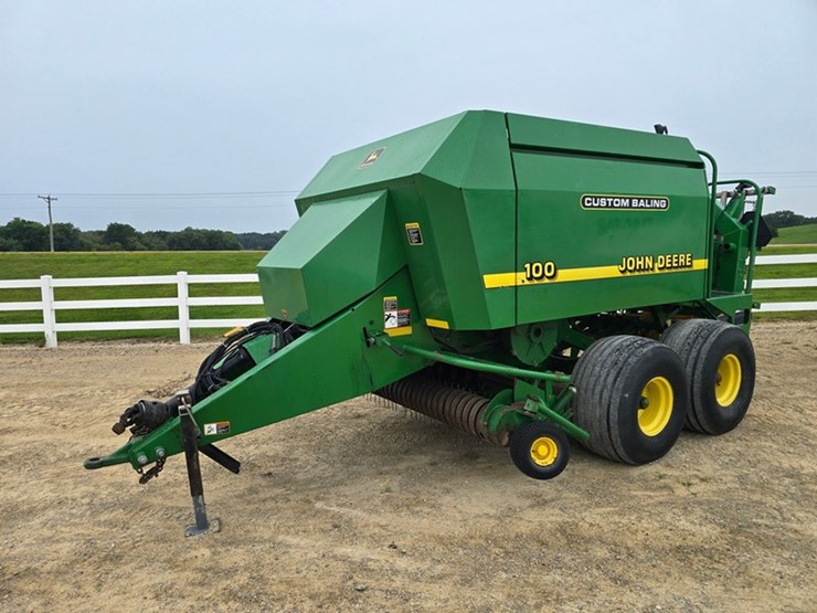 john-deere-100-image-1