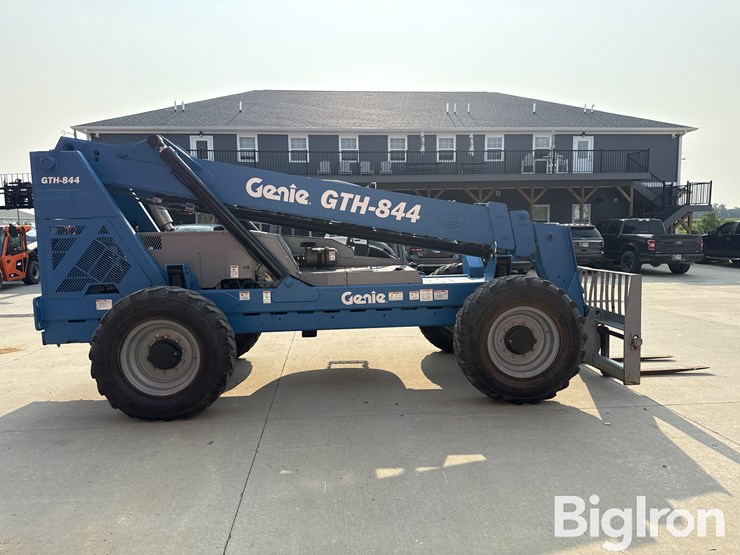 2012-genie-gth844-image-4