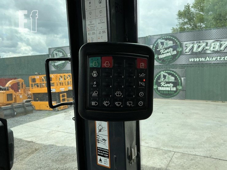 2018-deere-655k-image-16