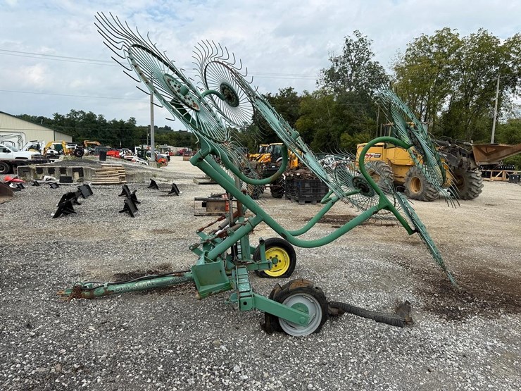 john-deere-702-image-1