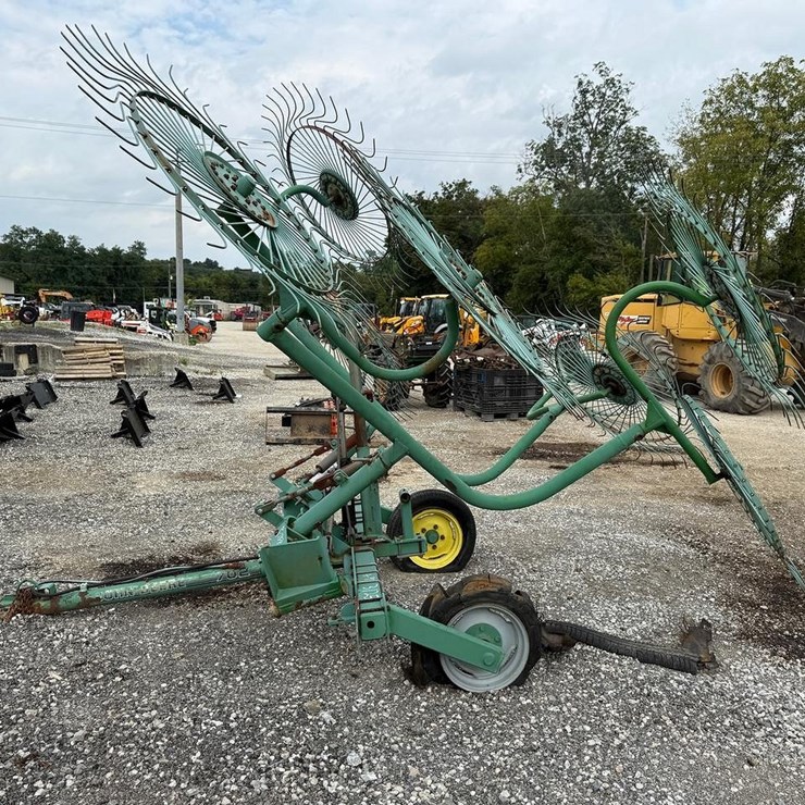 JOHN DEERE 702