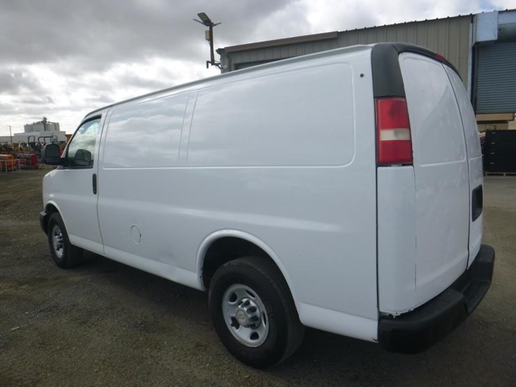 2010-chevrolet-express-2500-image-4