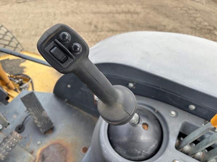 2013-deere-210k-ep-image-38