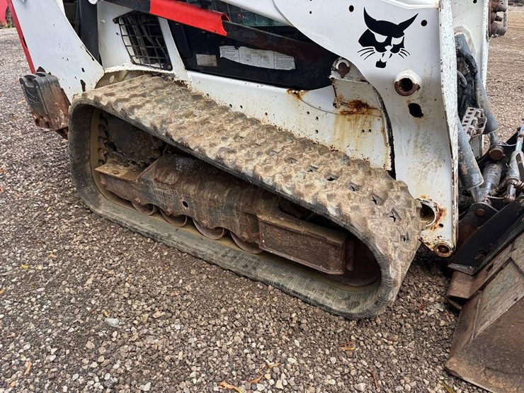 2020-bobcat-t595-image-12