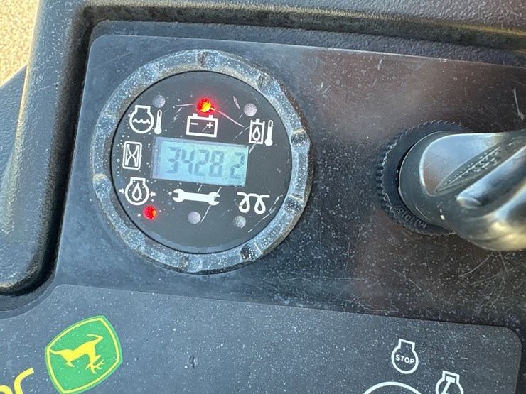 2022-john-deere-14-image-8