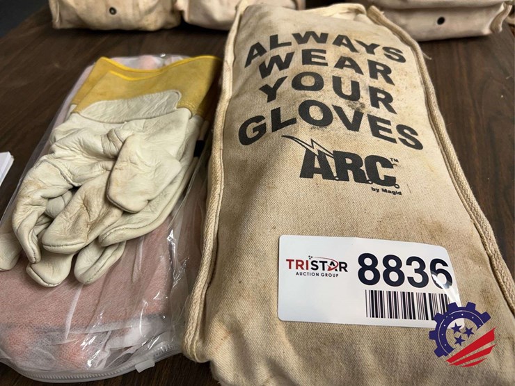 two-sets-of-insulated-lineman’s-gloves-arc-by-magid-image-2