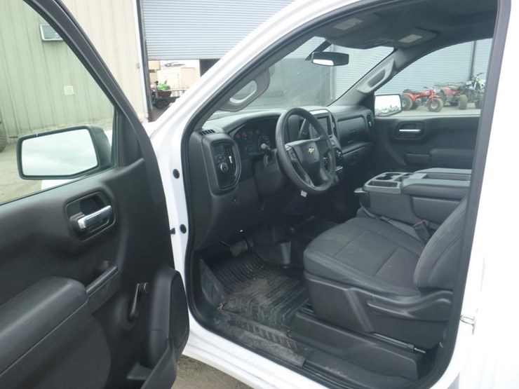 2020-chevrolet-1500-image-5