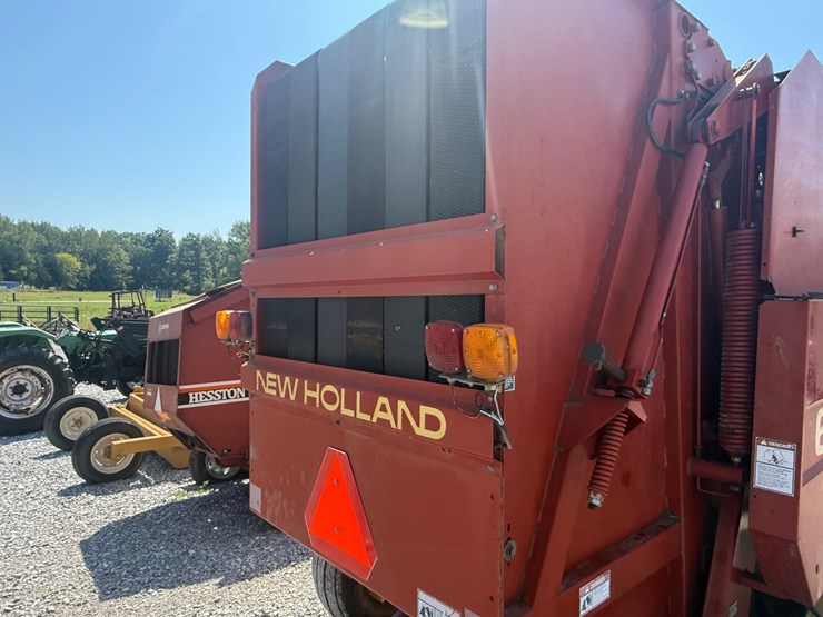 new-holland-658-image-3