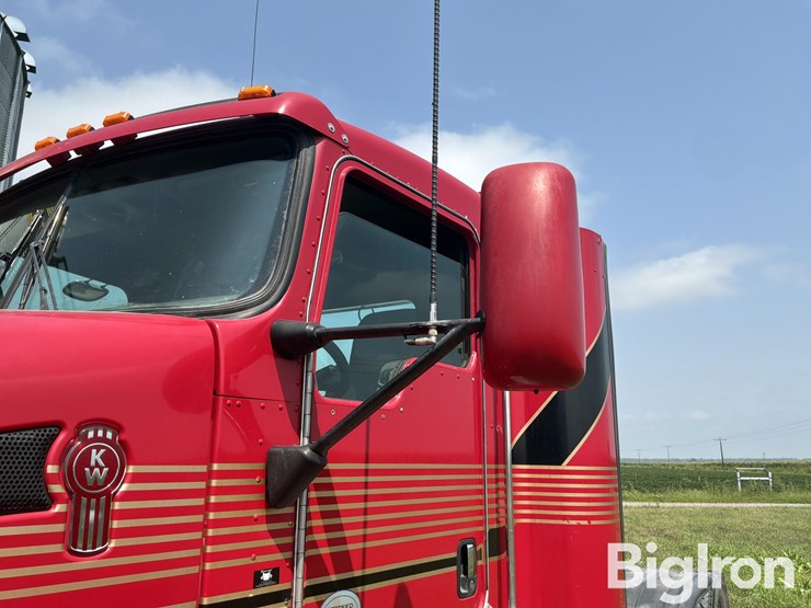 2010-kenworth-t600-image-16