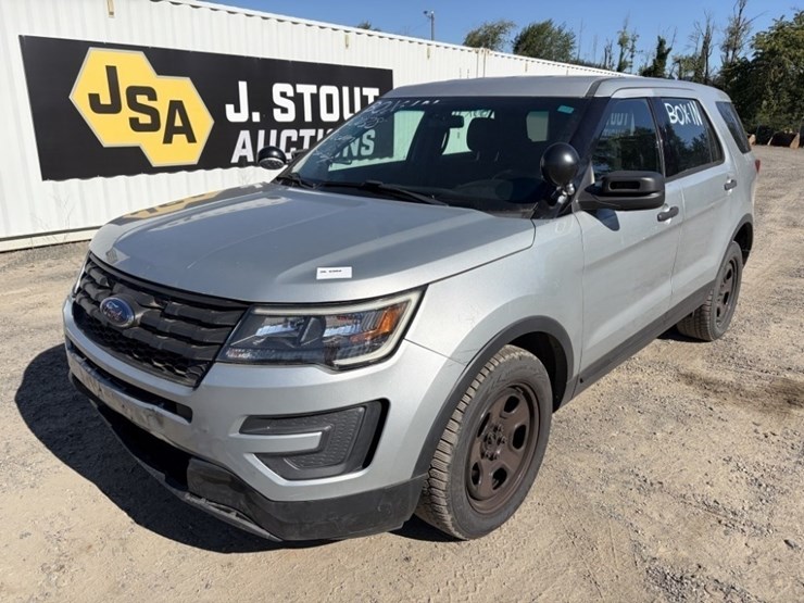 2016-ford-explorer-image-1