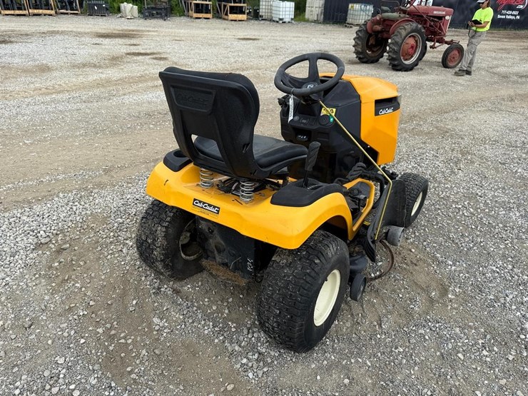 2015-cub-cadet-xt1-lt42-image-8