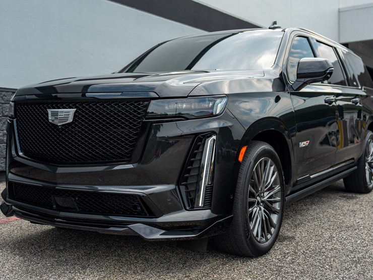 2024-cadillac-escalade-esv-image-1