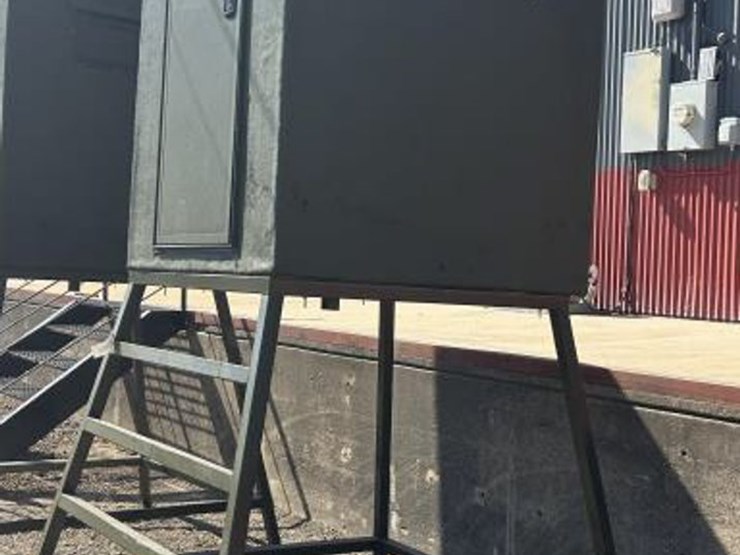 #39-•-t-box-blinds-4x4-blind-w/-4x4x5-tower-image-2