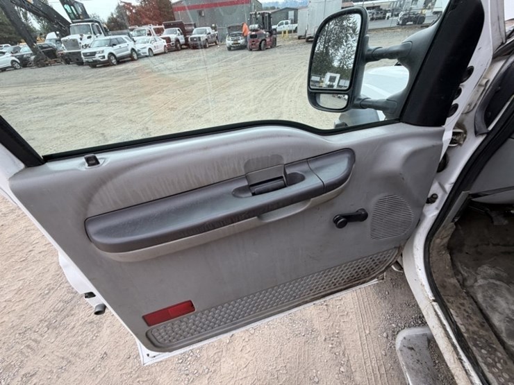 2006-ford-f450-image-21