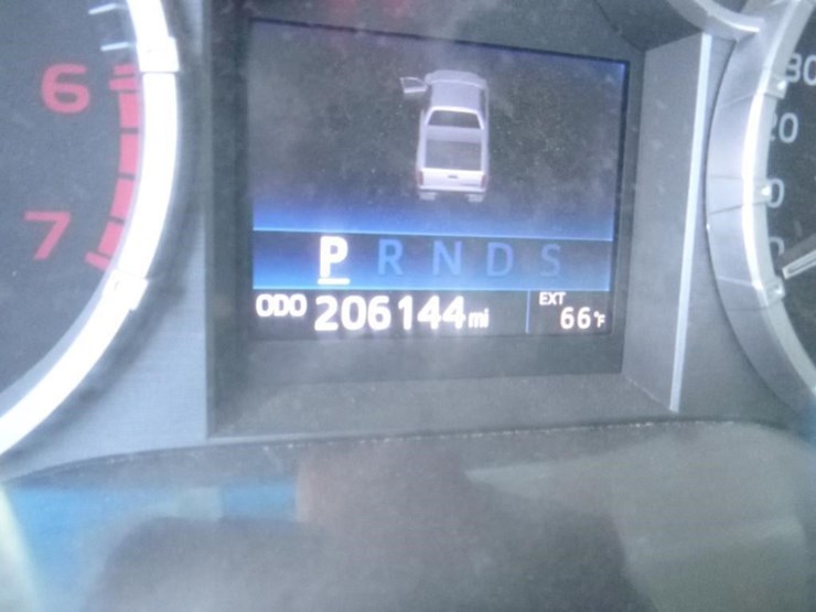 2015-toyota-tundra-image-14