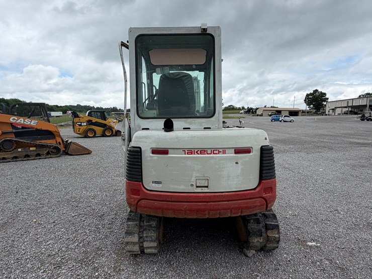 2007-takeuchi-tb135-image-5