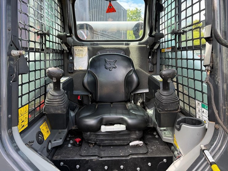 2023-bobcat-s650-image-17