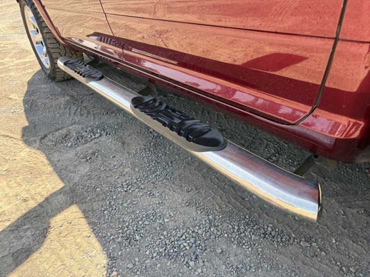 2017-ram-1500-laramie-image-26