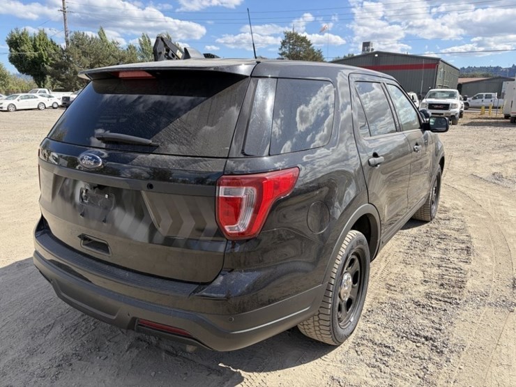 2019-ford-explorer-image-4